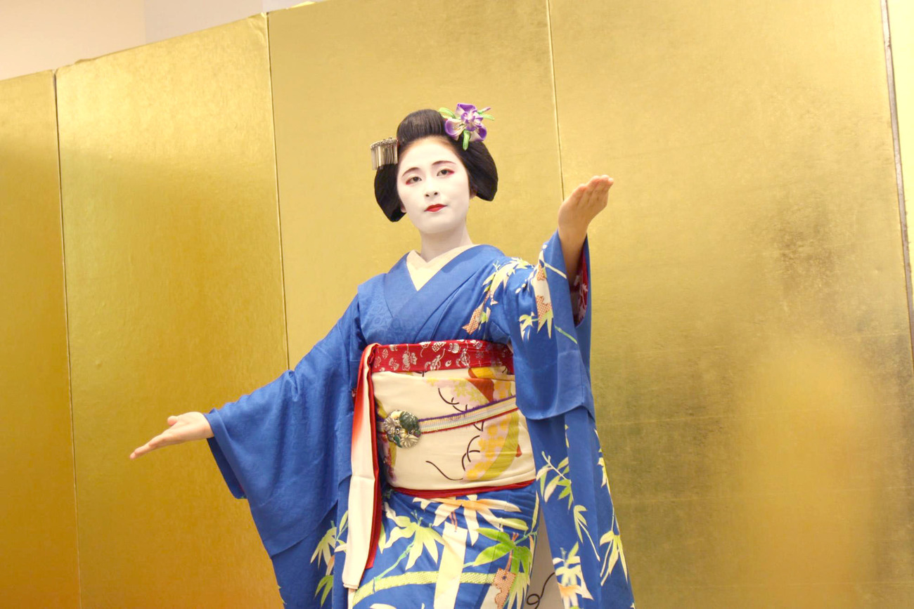 祇園つる居舞妓 美月さん 舞披露と花街の小話 着物 和 京都に関する情報ならきものと