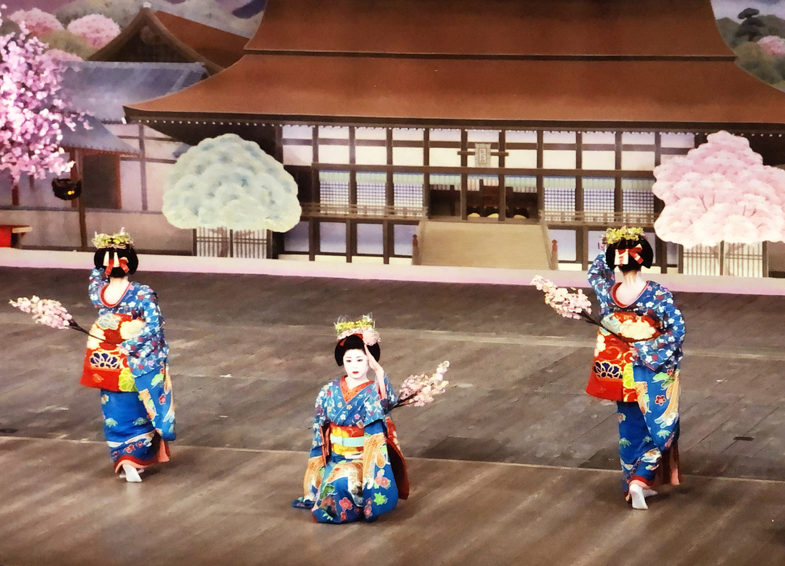 日本舞踊・本仕立て・踊り・舞台衣装・お引き・お引きづり