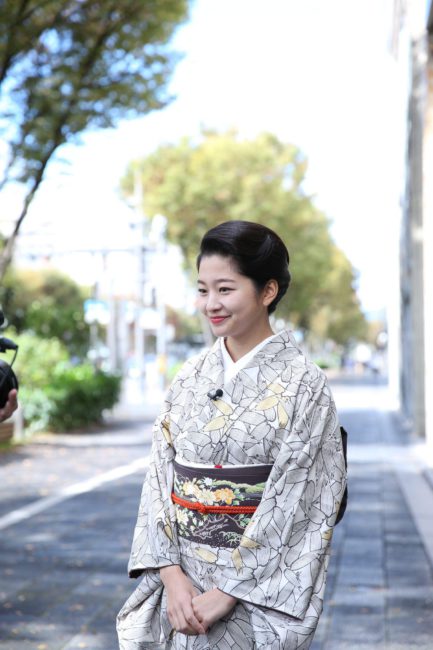 金彩伝統工芸士 志賀豊さん 【YouTube連動・インタビュー編】  「紗月がゆく！祇園・人気芸妓が訪ねる京の技」vol.5-1｜コラム｜きものと（着物メディア）│きものが紡ぐ豊かな物語。－京都きもの市場