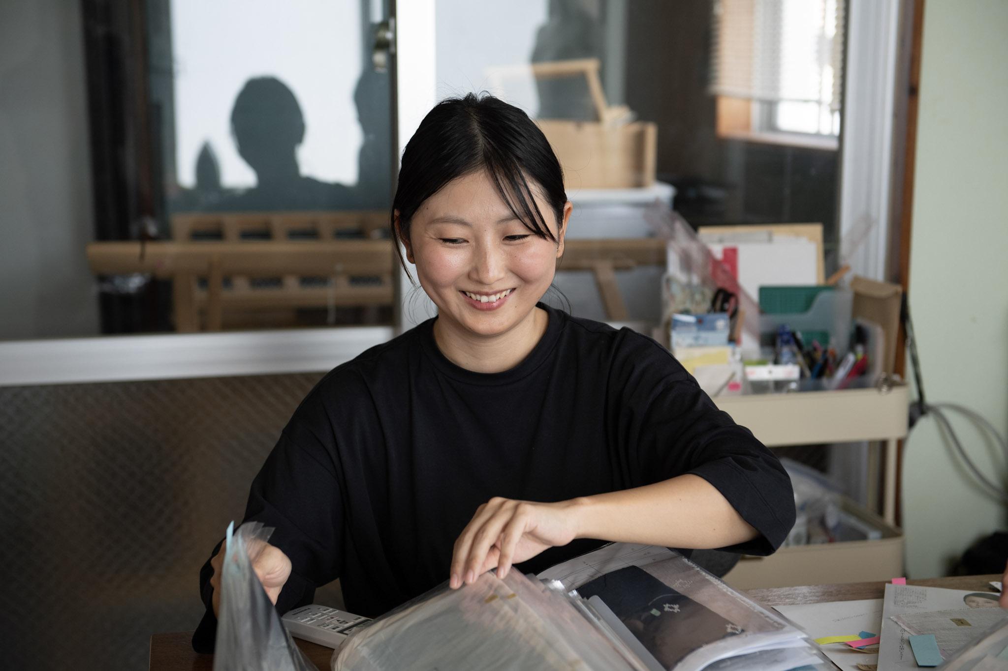 南風原花織・琉球絣 宮城麻里江さん  （沖縄県島尻郡南風原町）「バイヤー野瀬の、きもの産地巡り」vol.5｜コラム｜きものと（着物メディア）│きものが紡ぐ豊かな物語。－京都きもの市場