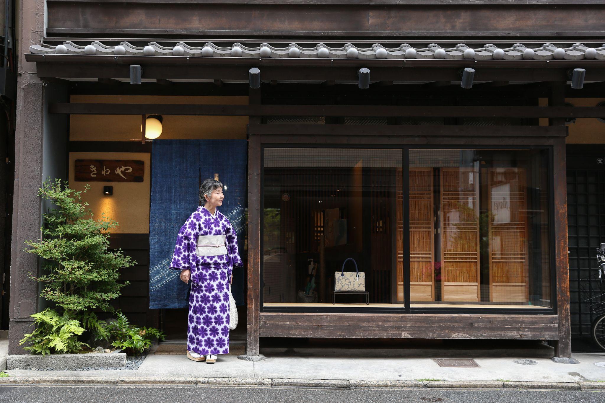 和装小物の店『きねや』で学んだ、京都らしい色づかい 「京都できもの