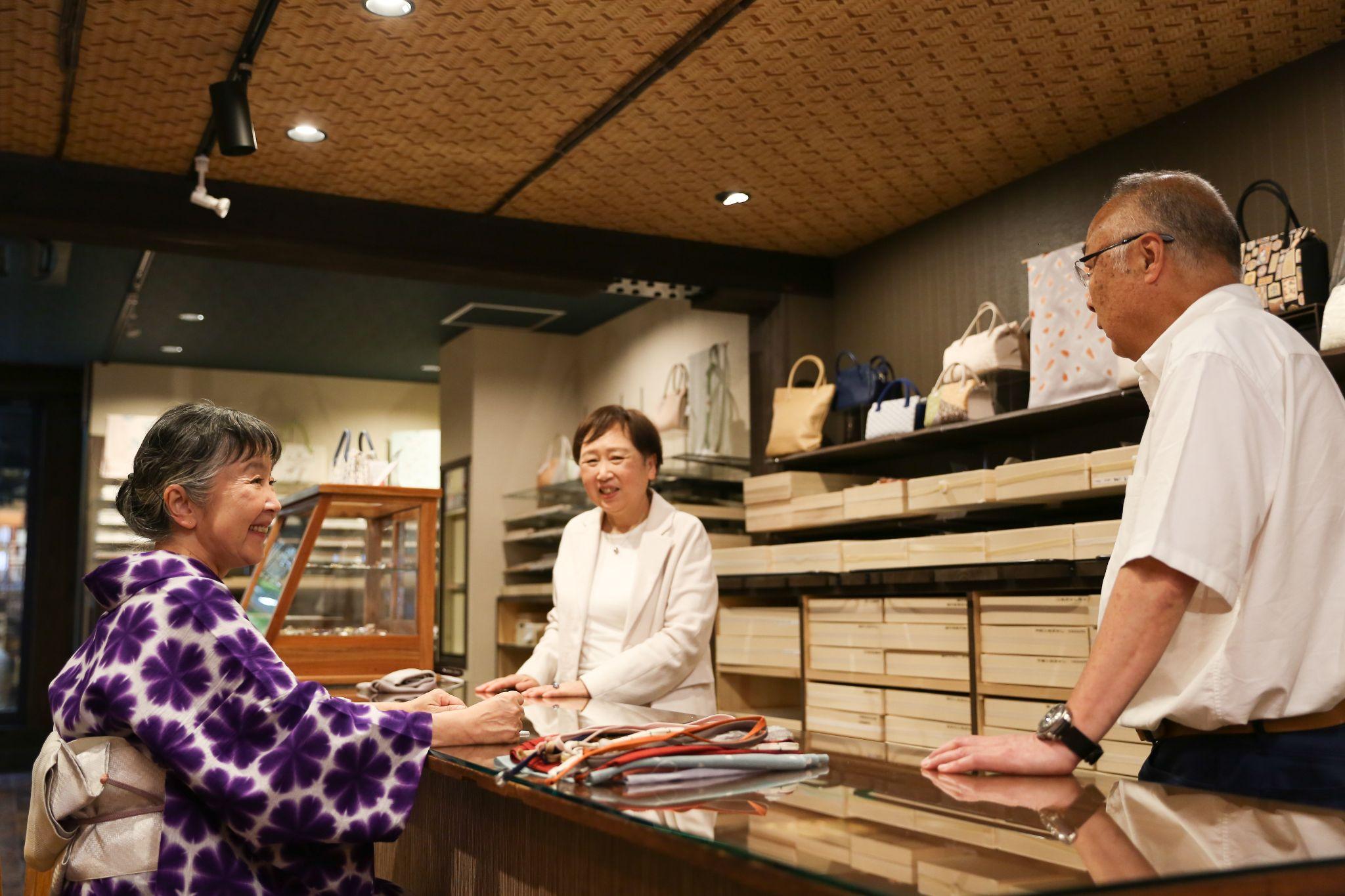 和装小物の店『きねや』で学んだ、京都らしい色づかい 「京都できもの