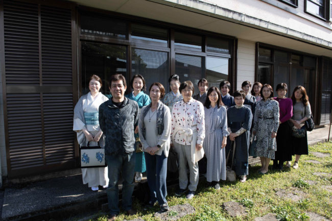 きものでおでかけ！ペアで歌舞伎観劇～吉例顔見世興行 市川海老蔵改め、十三代目市川 團十郎白猿襲名披露～｜イベント｜きものと（着物メディア）│きものが紡ぐ豊かな物語。－京都きもの市場