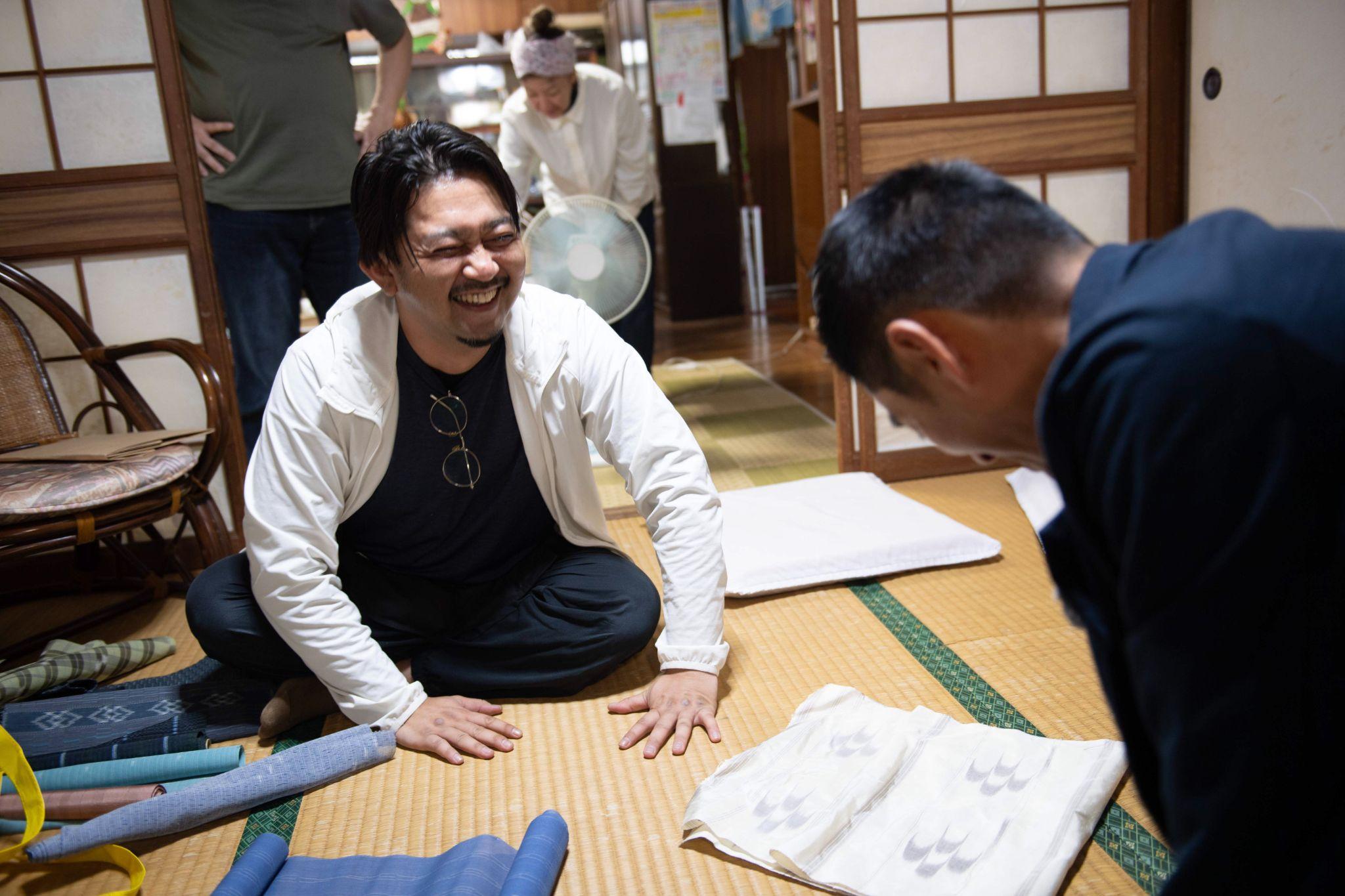 琉球絣・琉球壁上布 丸正織物  大城幸司さん（沖縄県島尻郡南風原町）「バイヤー野瀬の、きもの産地巡り」vol.11｜コラム｜きものと（着物メディア）│きものが紡ぐ豊かな物語。－京都きもの市場