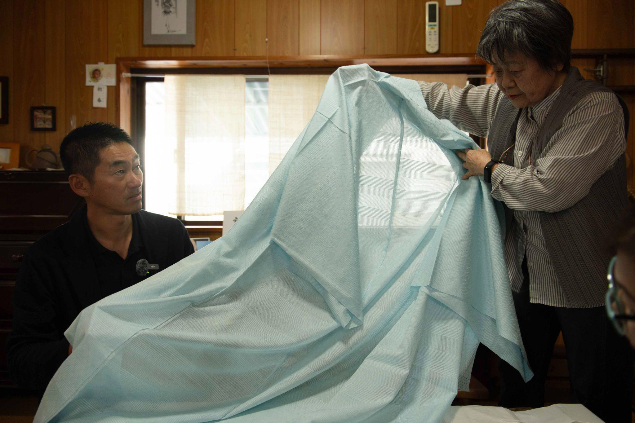 琉球絣・琉球壁上布 丸正織物 大城幸司さん（沖縄県島尻郡南風原町）「バイヤー野瀬の、きもの産地巡り」vol.11｜コラム｜きものと（着物メディア）│ きものが紡ぐ豊かな物語。－京都きもの市場