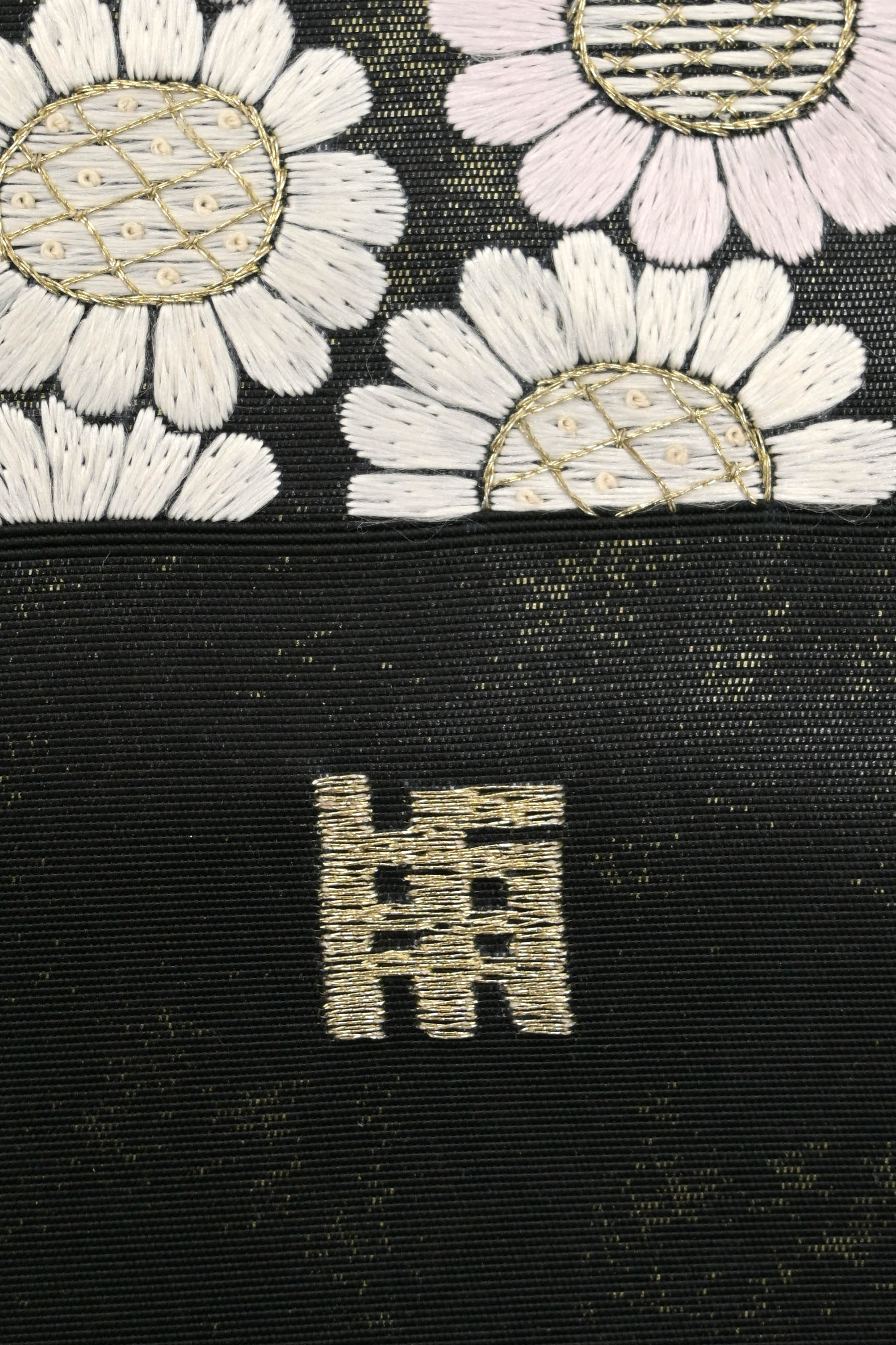 人気No.1】 まゆの四季 最高級♡ 正絹 雲娥導 乱針刺繍袋帯-冬の庭園