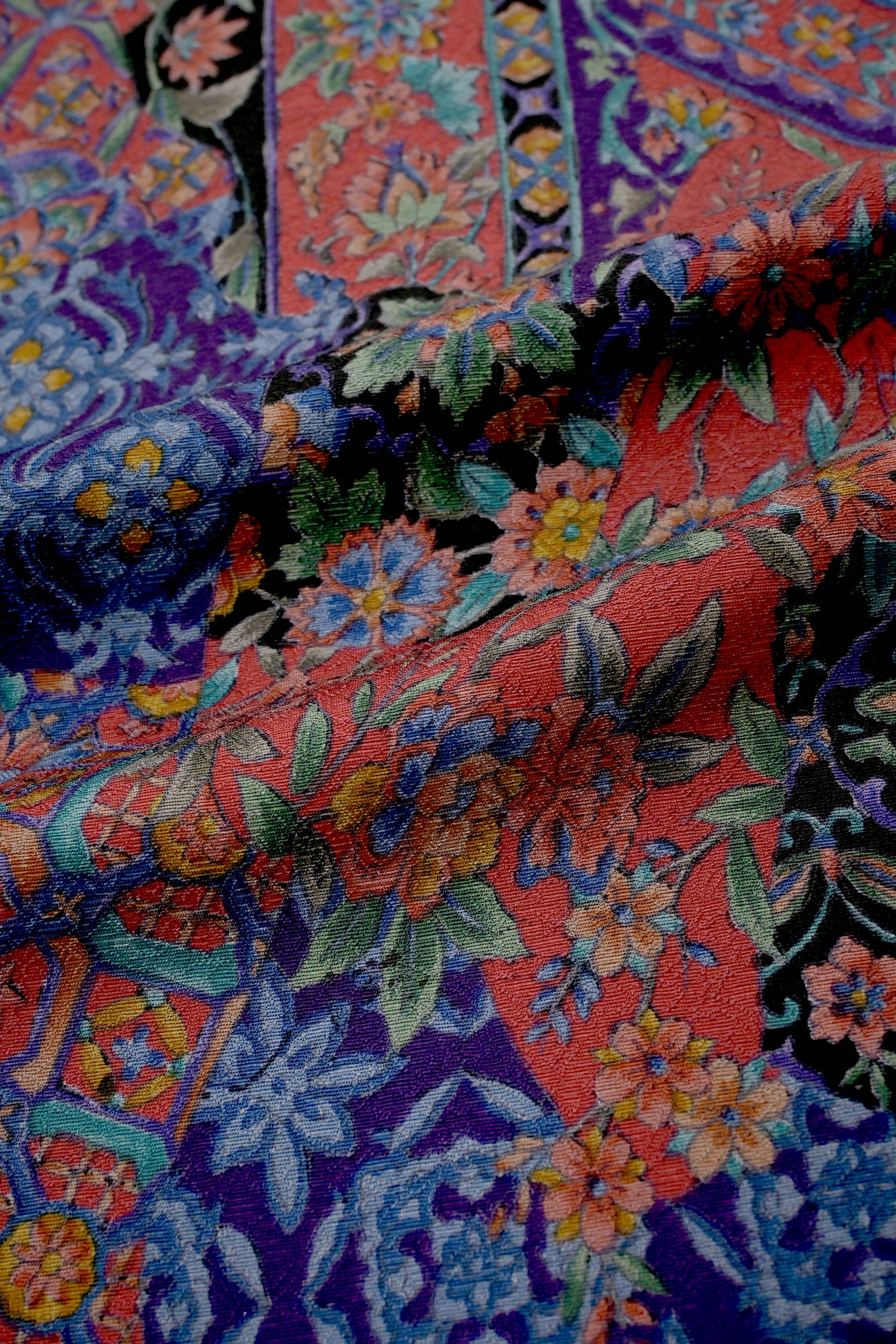 浴衣/水着ろうけつ染め小紋反物▫赤みのある丁子茶の地に美しい更紗
