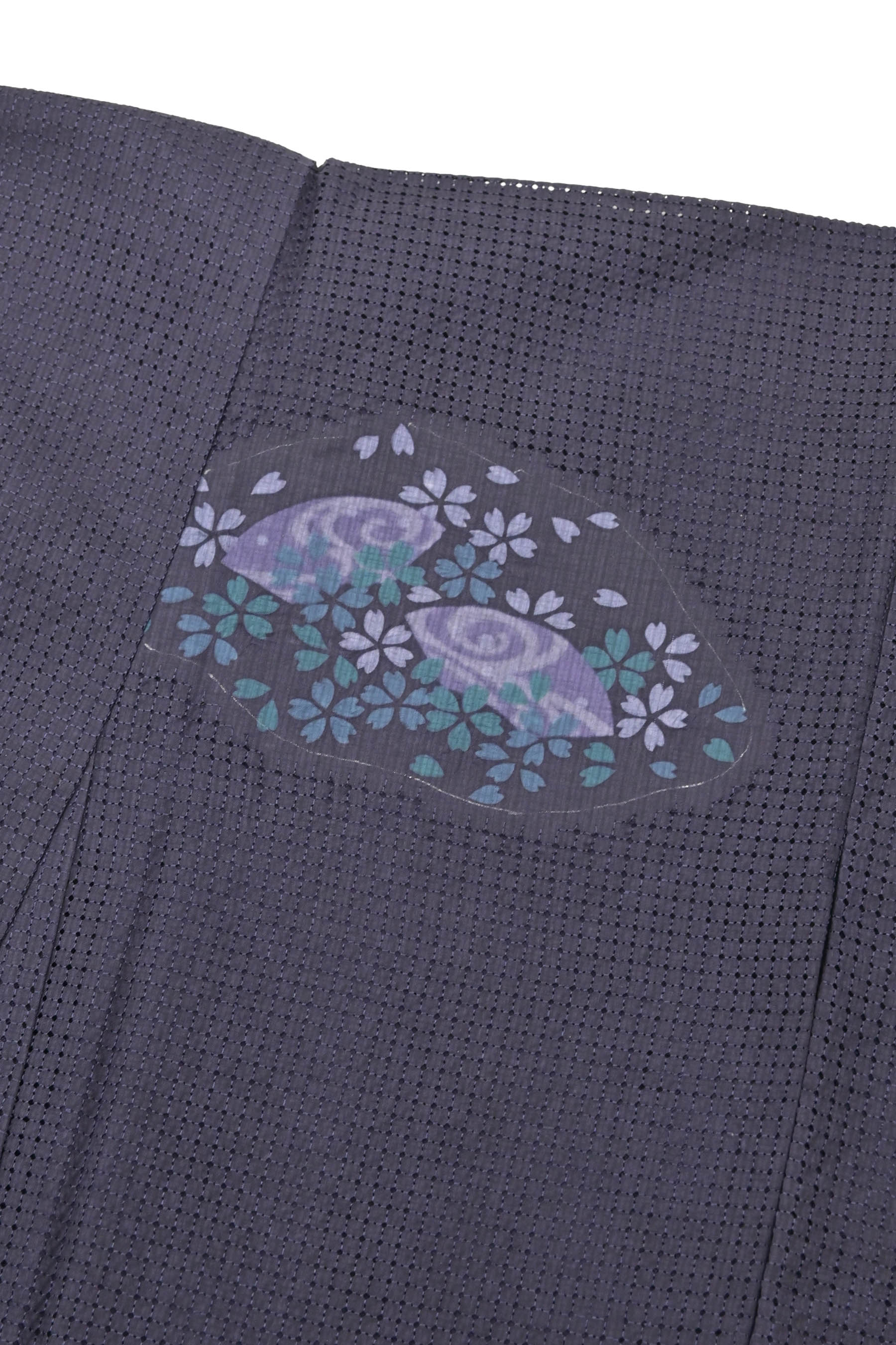 小柄なかたに 【汕頭（スワトウ）刺繍】 特選創作縞大島訪問着 ≪御仕立て上がり・中古美品≫ 「遠山波桜紋」 身丈48.8 裄64|  京都きもの市場【日本最大級の着物通販サイト】